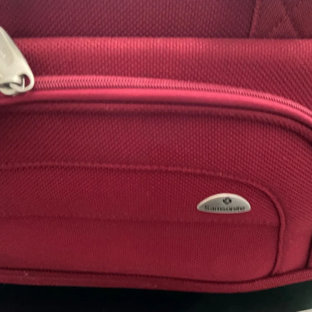 Samsonite Burgundy Duffle Bag 19x12x7 Travel Carry On